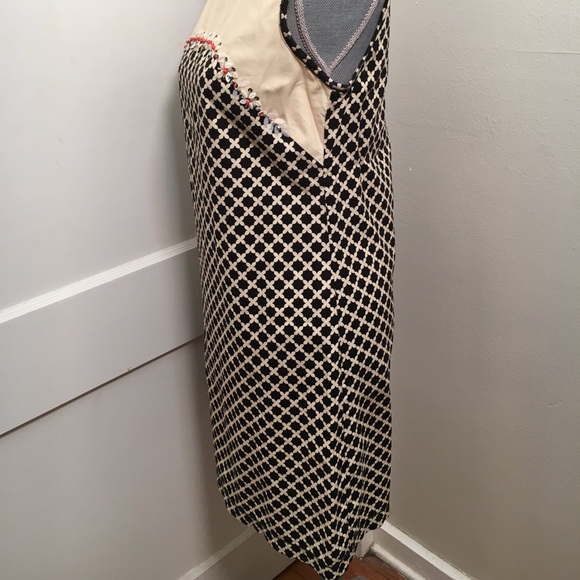 Chelsea and violet beaded keyhole back dress - Picture 3 of 5